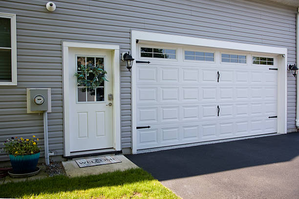 24/7 Emergency Garage Door Panel Replacement experts in Chandler, OK